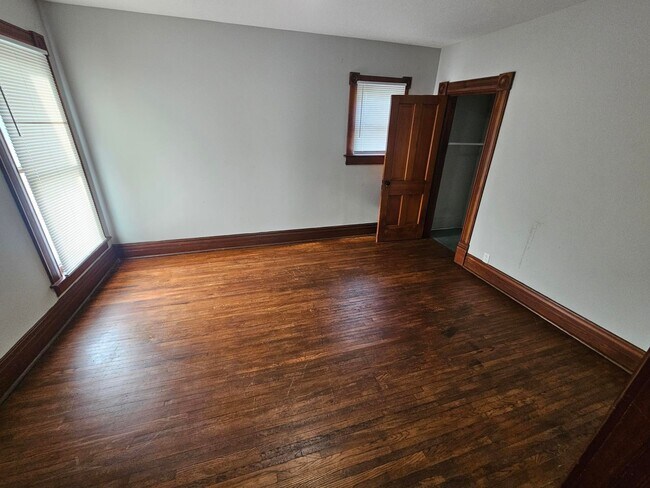 Foto del edificio - 823 N Main St