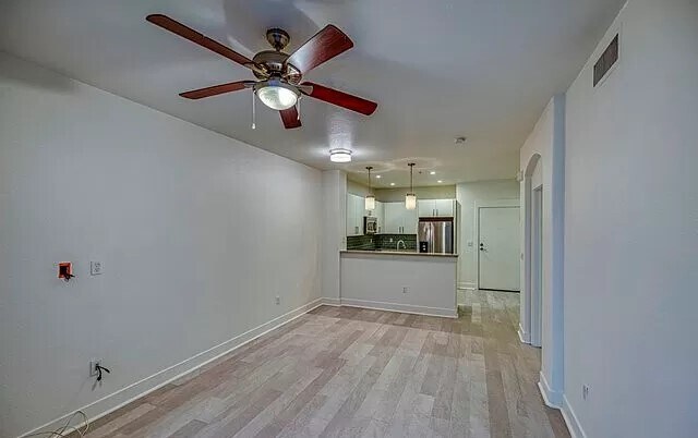 Foto del edificio - 24535 Town Center Dr