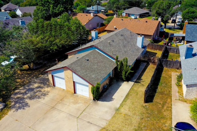 Building Photo - 619 Luther Dr