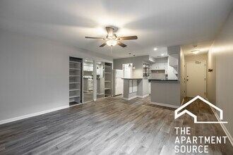 Building Photo - 744 W Gordon Terrace