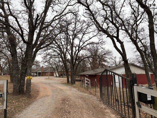 Building Photo - 3 bedroom home on acreage in Arcadia!