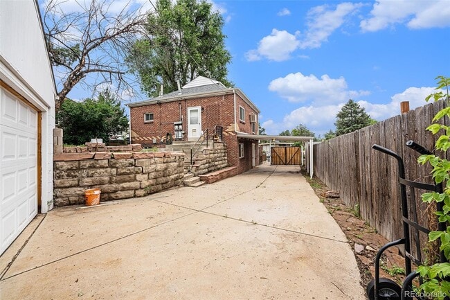 Building Photo - 935 Raleigh St