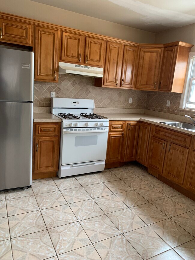 Building Photo - 296 Ampere Pky