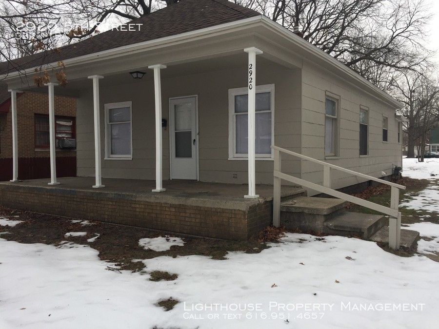 Foto principal - Three Bedroom Home in Muskegon Heights