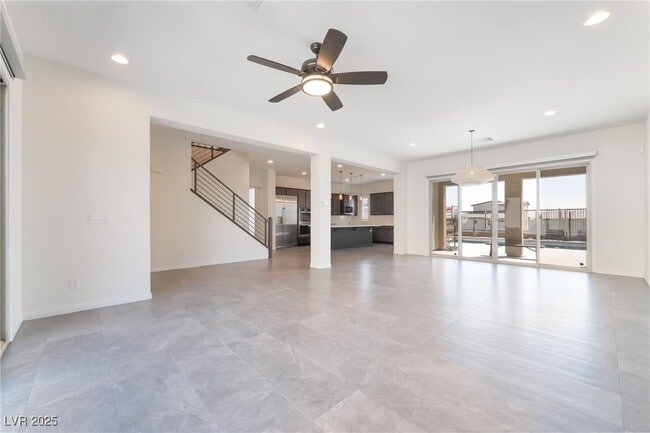 Building Photo - 6348 Skystone St