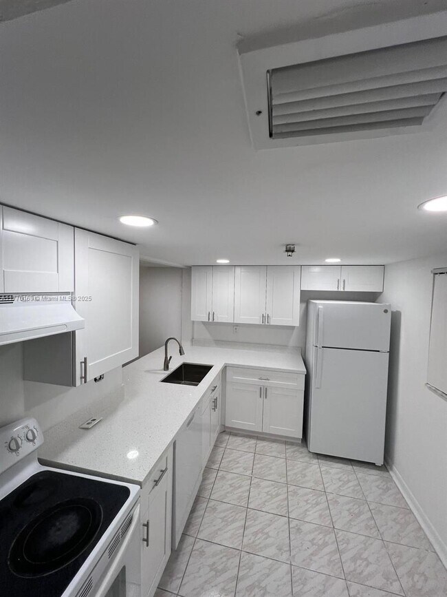 Building Photo - 8760 SW 133rd Avenue Rd