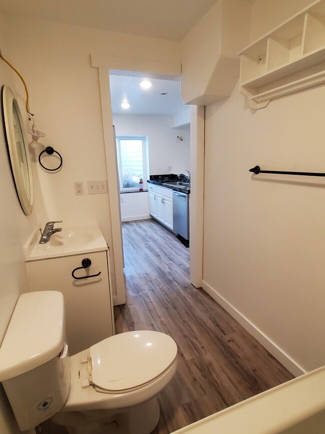 Fotografía del edificio - 3330 E Baywater