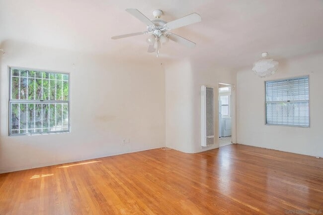 Building Photo - 4682 Altadena Ave.