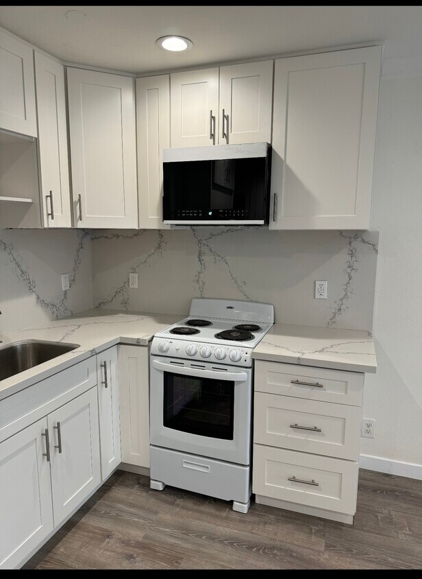 Foto principal - 22100 Burbank Blvd
