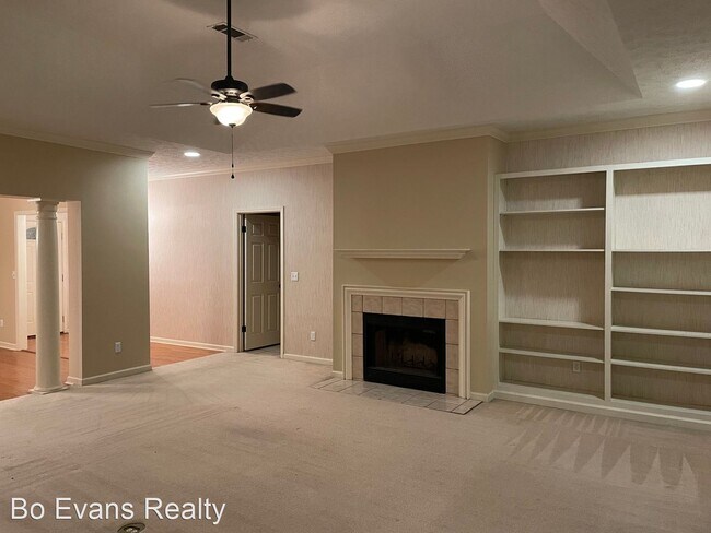 Foto del edificio - 4 br, 2 bath House - 161 Lake Forest Dr