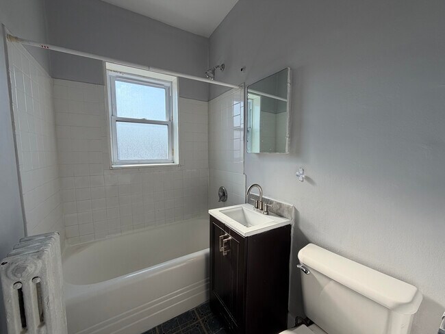 Foto del edificio - 6960 N Ashland Blvd