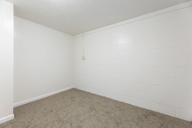 Foto del edificio - New listing -