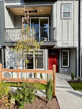 Building Photo - 15423 Admiralty Way