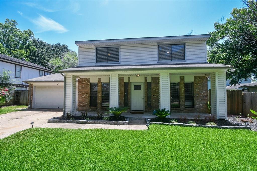 Foto principal - 3012 Sam Houston Drive, Sugar Land, TX 774...