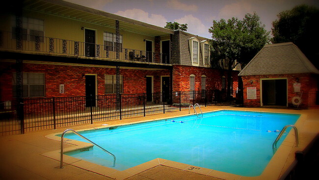 Building Photo - Courtyard CitiFlats Apartments