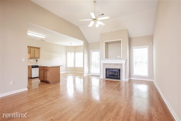 Building Photo - 8357 Shady Elm Dr