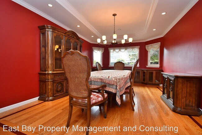 Building Photo - 4 br, 2 bath House - 38635 Drexel Ct.