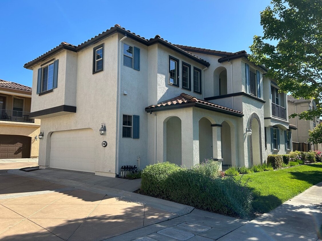 Bridgeway Lakes - First Offering