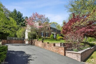 Building Photo - 7 Woods Ln