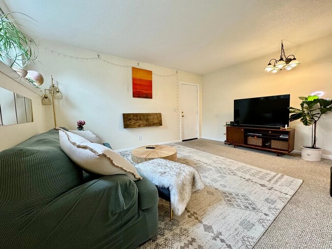 Living room - 20 School Ave Apartments