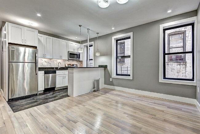 Building Photo - 503 W 176th St