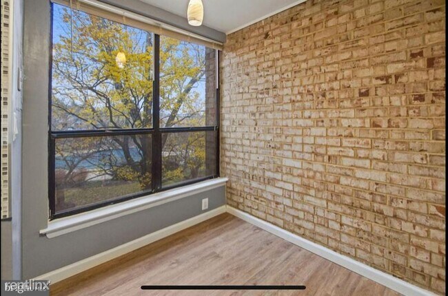 Building Photo - 2 br, 1 bath Condo - 3329 Huntley Square D...