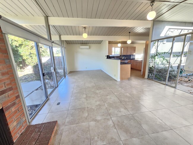 Building Photo - 4100 Wilson Ln