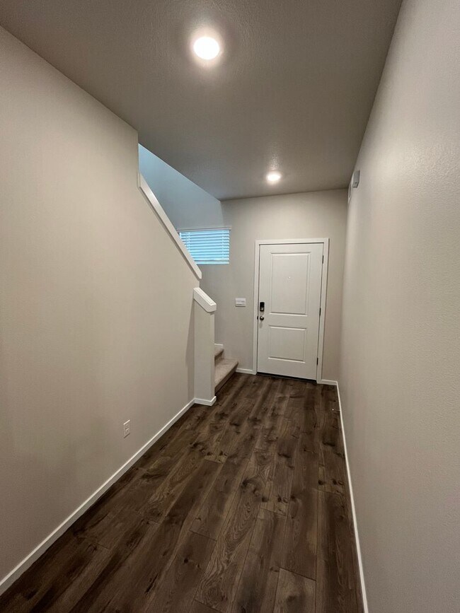 Foto del edificio - Brand New Construction Across from Park