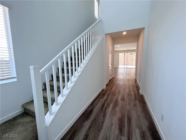 Foto del edificio - 2942 Gaffer Film St