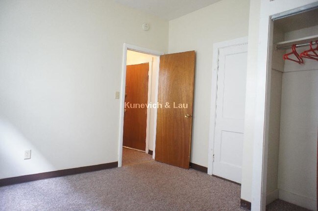 Building Photo - 159 Kelton St