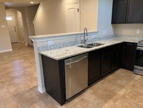 Building Photo - 13903 ANNA'S Way