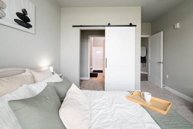 Interior Photo - HUB13
