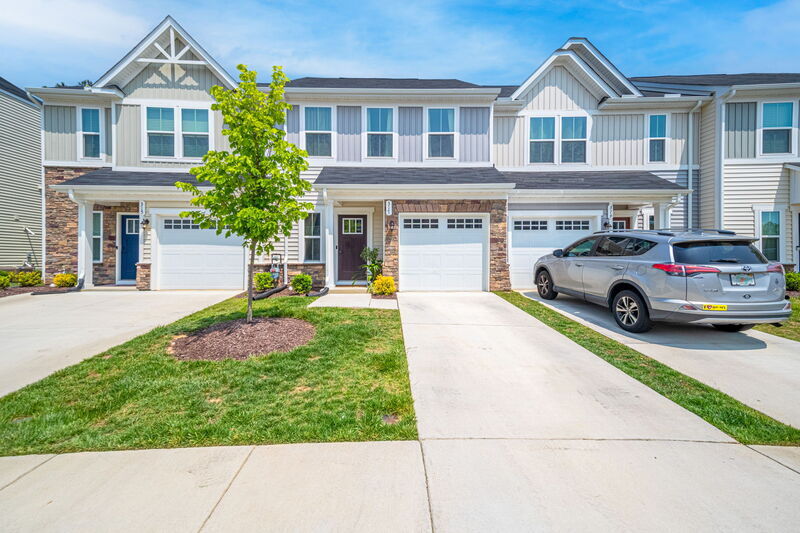 Foto principal - 317 Capeside Ct
