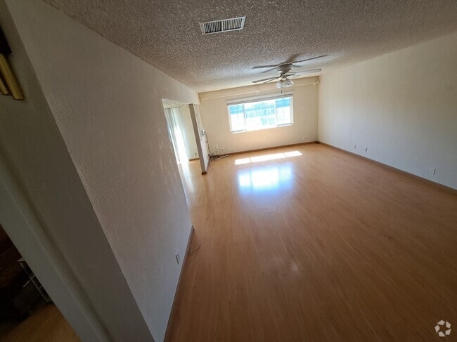 Building Photo - 5517 Fiesta Rd