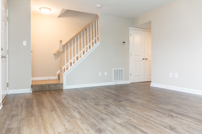 Building Photo - Greenhills Apartments LP