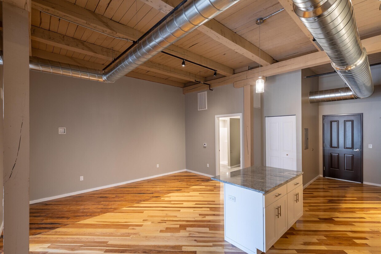 116 N 4th St Unit 306, Burlington, IA 52601 Apartment for Rent in