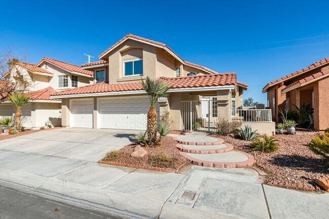 Building Photo - BEAUTIFUL DESERT SHORES 2 STORY!