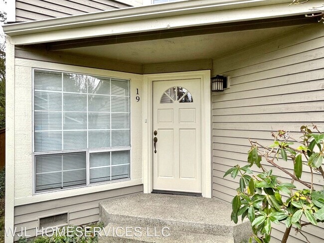 Building Photo - 2 br, 2.5 bath House - 14771 NE 3rd St uni...