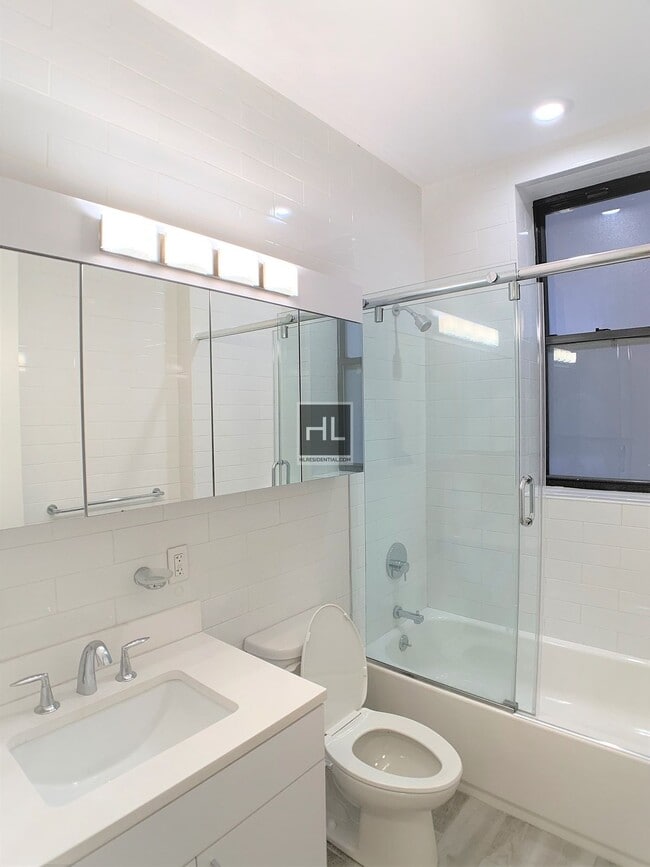 Building Photo - STUNNING Central Park South 2 Bedroom - WO...
