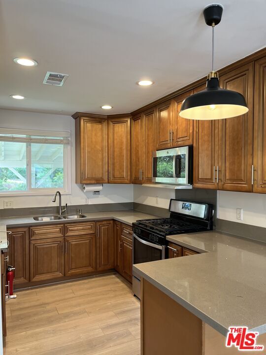 Foto del edificio - 3800 Legion Ln