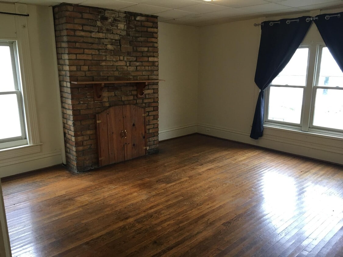 Living Room - 928 2nd Ave