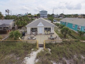 Building Photo - 13307 Oleander Dr