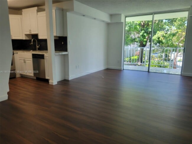 Foto del edificio - 494 NW 165th St