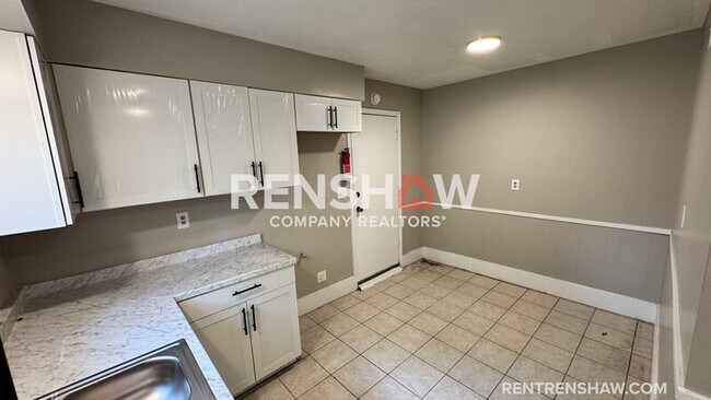 Foto del edificio - 4933 Teal Ave