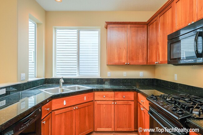 Foto del edificio - Sharp Craftsman-style - Near Parks and Tua...