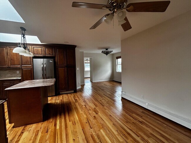 Foto del edificio - 1380 Bellmore Ave