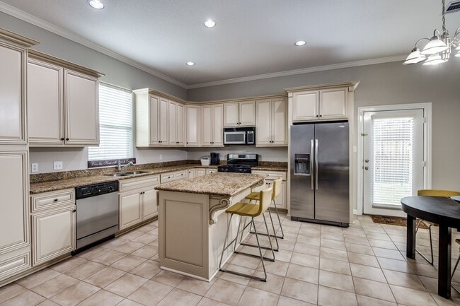 Building Photo - 15426 Addicks Stone Dr