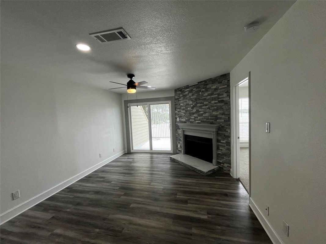 Foto principal - 18800 Egret Bay Blvd