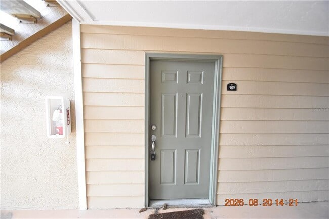 Building Photo - 9481 Highland Oak Dr