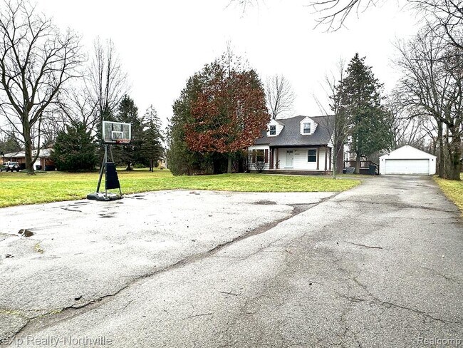 Building Photo - 2321 W Wattles Rd